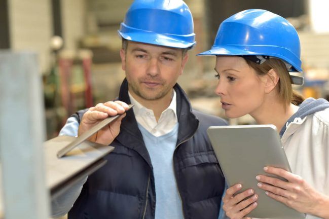 Empresas contratam mais técnicos ou graduados?