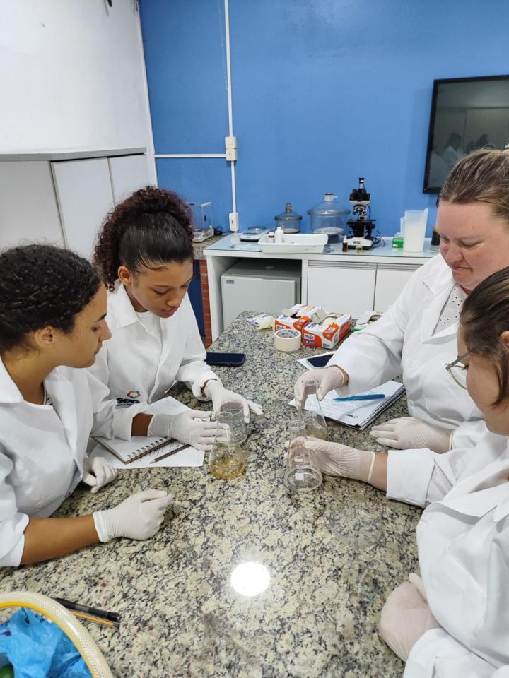 O curso técnico tem disciplinas práticas desde o início ou só depois de um tempo?