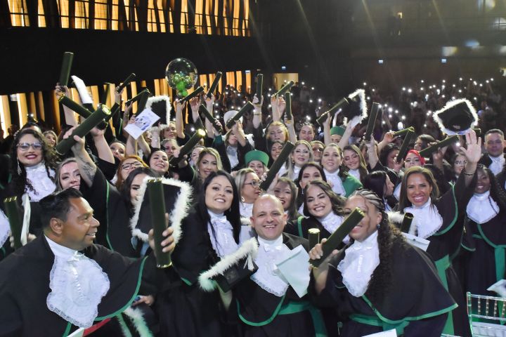 Fazer um curso técnico é só um diploma ou pode ser o primeiro passo de uma grande carreira?