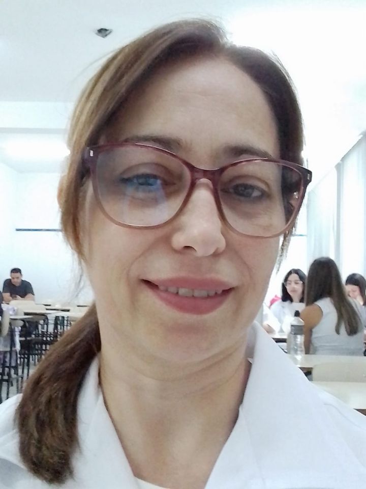 Tudo começa com um curso técnico: conheça a história de Clarice, Técnica em Enfermagem