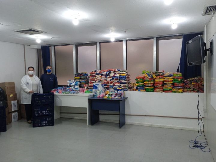 ESCOLA CECÍLIA MEIRELES REALIZA DOAÇÃO DE ALIMENTOS