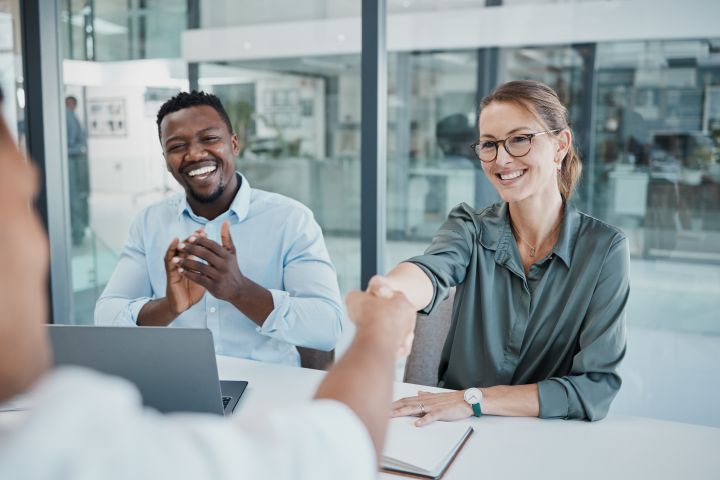   COMO SE DESTACAR EM UMA ENTREVISTA DE EMPREGO?