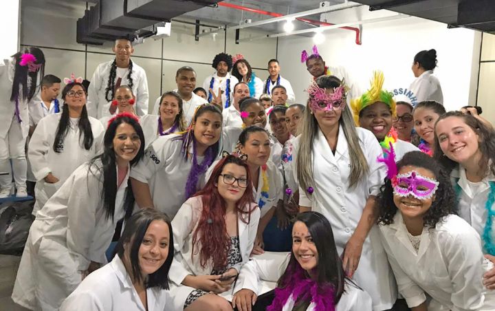 Estudantes de Enfermagem realizam ação social em Porto Alegre/RS
