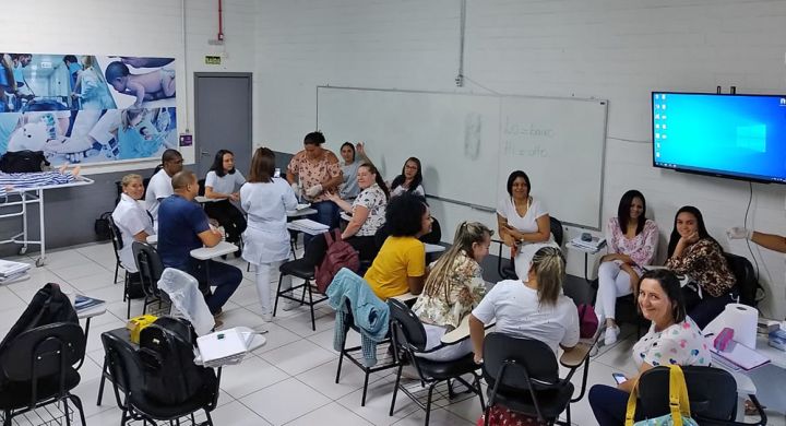 Estudantes de Enfermagem participam de aula prática em Novo Hamburgo/RS 