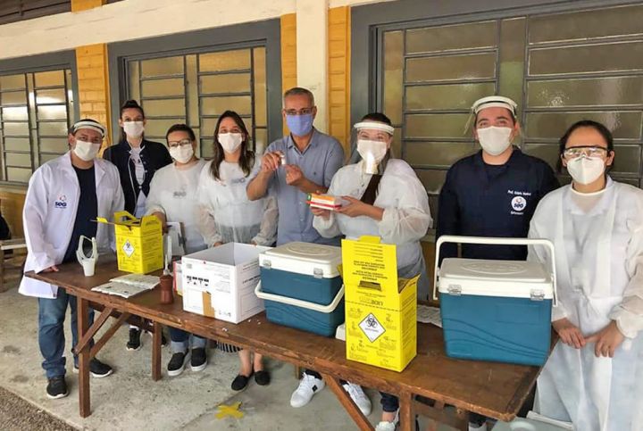 Professores SEG auxiliam na campanha de vacinação contra a COVID-19 em Santa Maria/RS