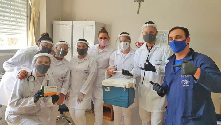Alunos do SEG auxiliam na vacinação de idosos em Santa Maria/RS