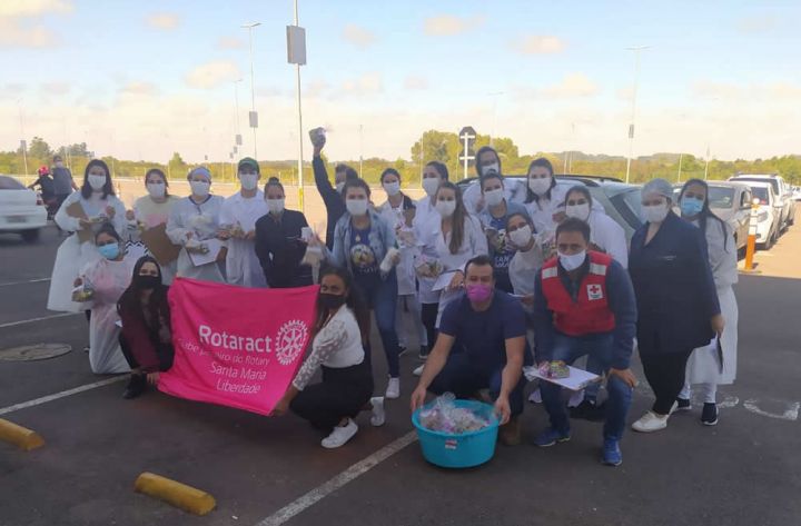 Estudantes colaboram com a campanha de vacinação contra a COVID-19 em Santa Maria/RS