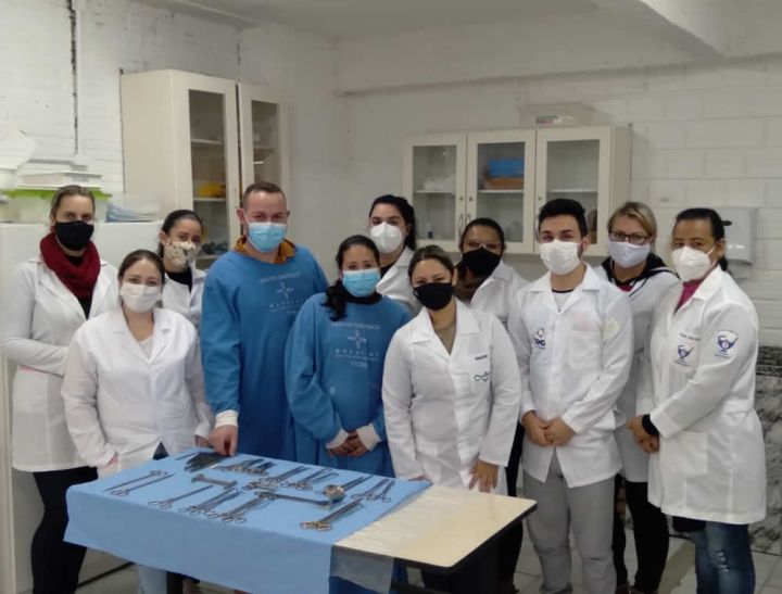 Alunos de Instrumentação Cirúrgica realizam aula prática em Cruz Alta/RS