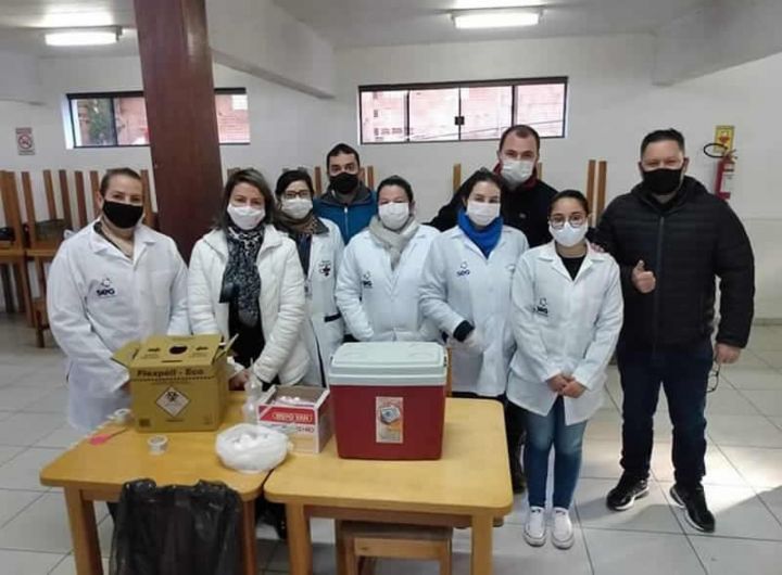 Estudantes do curso Técnico em Enfermagem participam da vacinação contra a gripe em Santiago/RS