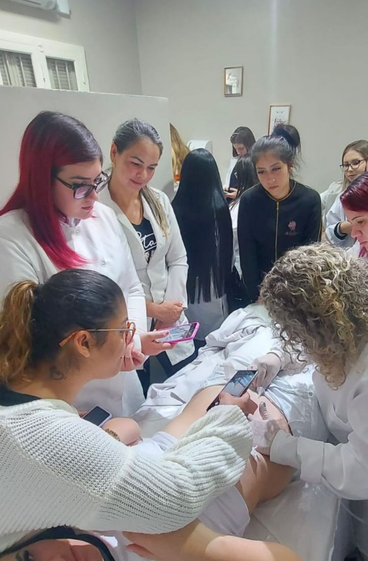 ATIVIDADE PRÁTICA PARA AS ALUNOS DO CURSO TÉCNICO EM ESTÉTICA