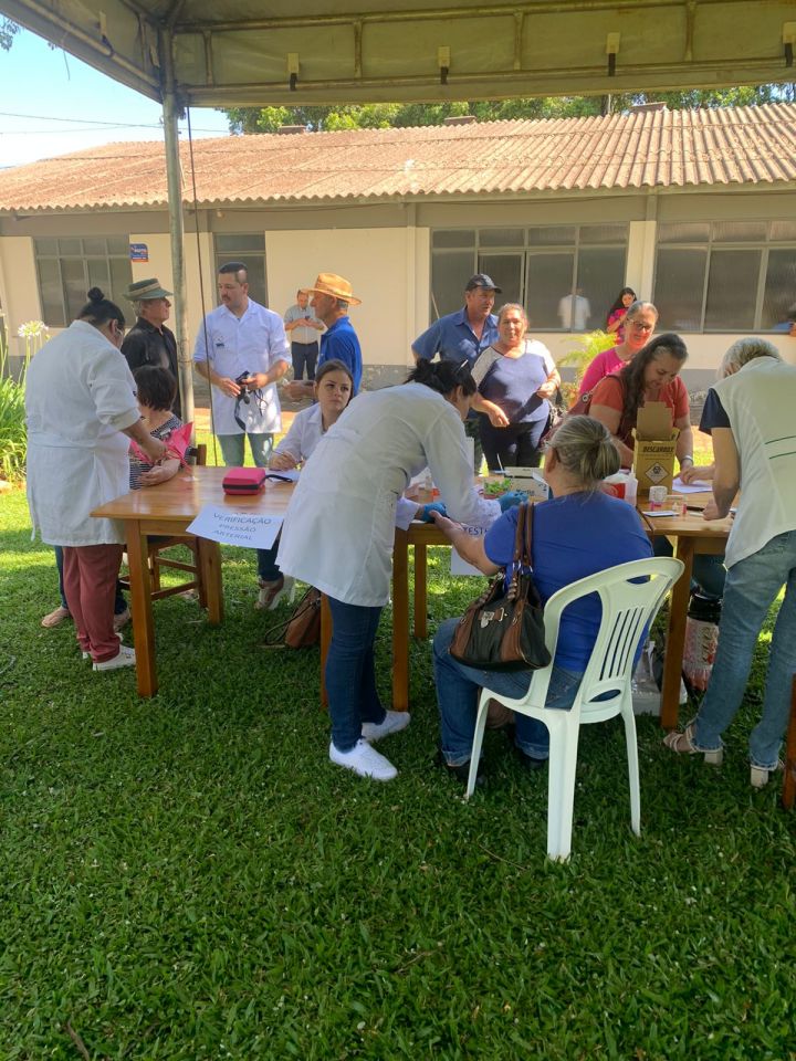 ESTUDANTES DO TÉCNICO EM ENFERMAGEM PARTICIPAM DE DIA DE CAMPO JUNTAMENTE DO SENAR