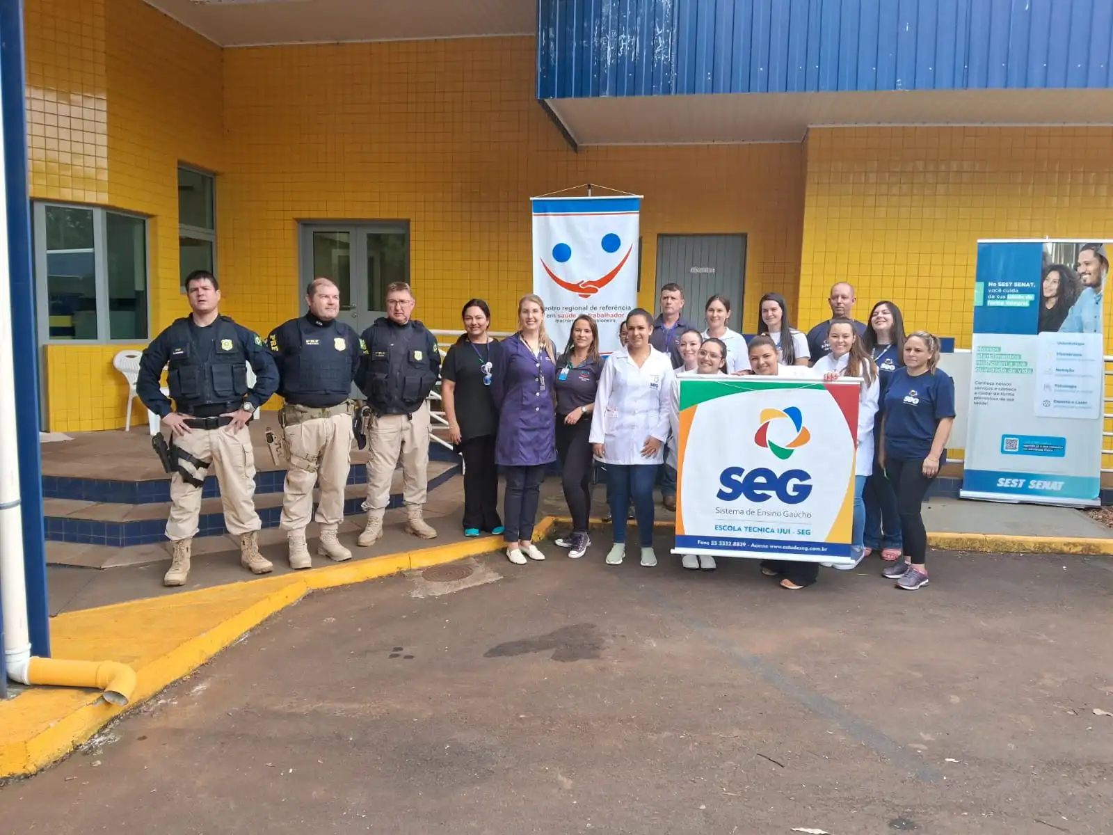 Estudantes da Escola SEG de Ijuí se unem à PRF em ação de promoção da saúde dos caminhoneiros