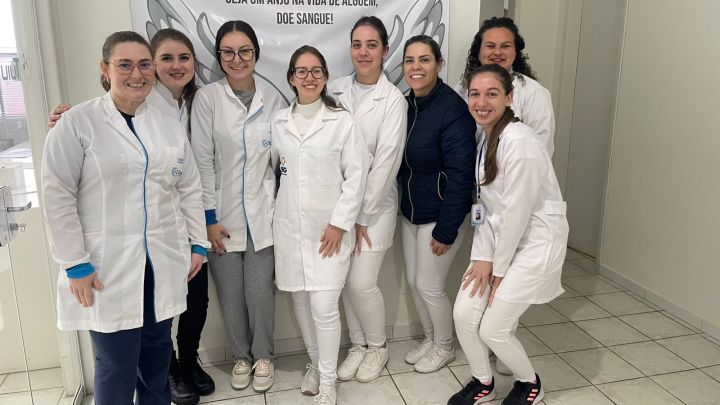 Alunas do Técnico em Enfermagem da Escola SEG de Santiago realizam doação de sangue 