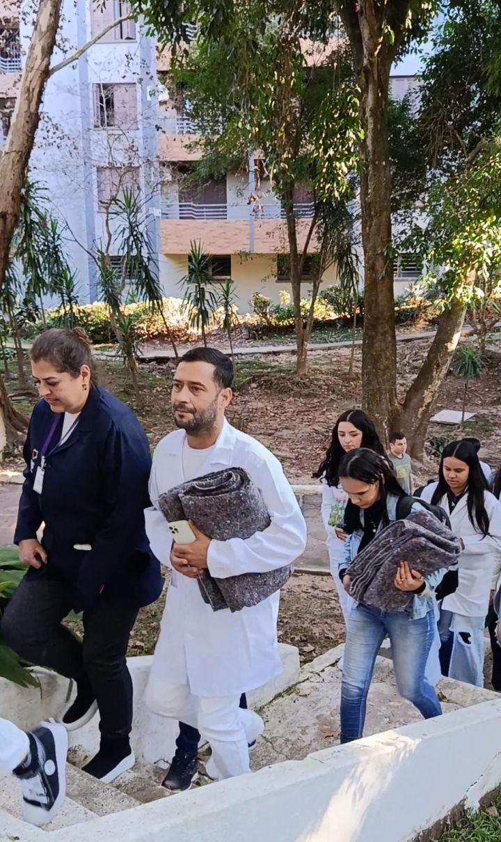 Alunos do SEG de Santa Maria levam solidariedade às ruas em noite de frio intenso