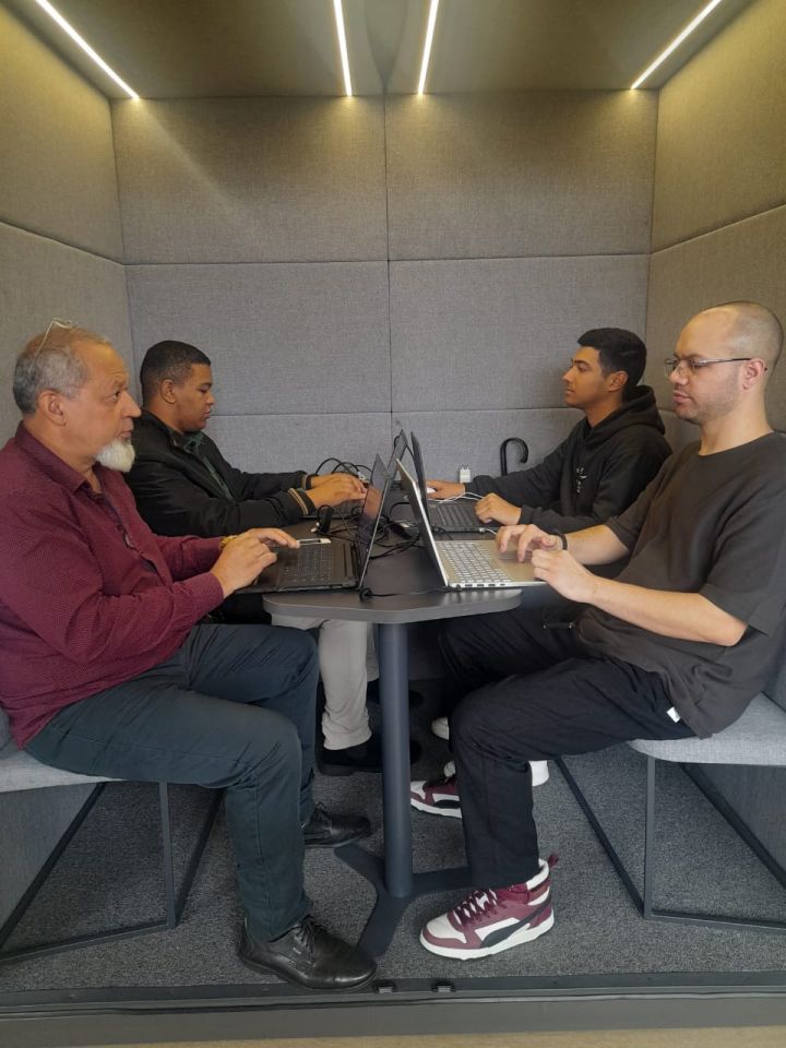 Alunos da Escola SEG Canoas conquistam o 2º lugar no Hackathon Sosys Magic Day