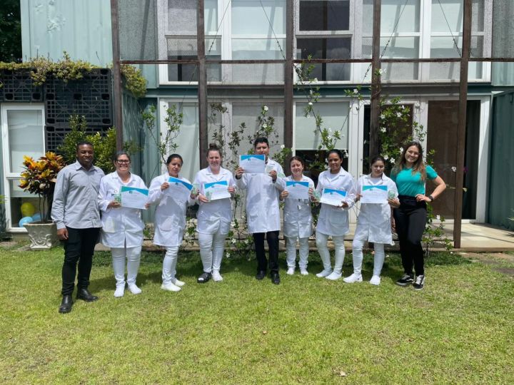 Alunos da Escola SEG de Gravataí participam da SIPAT na empresa Juntapel